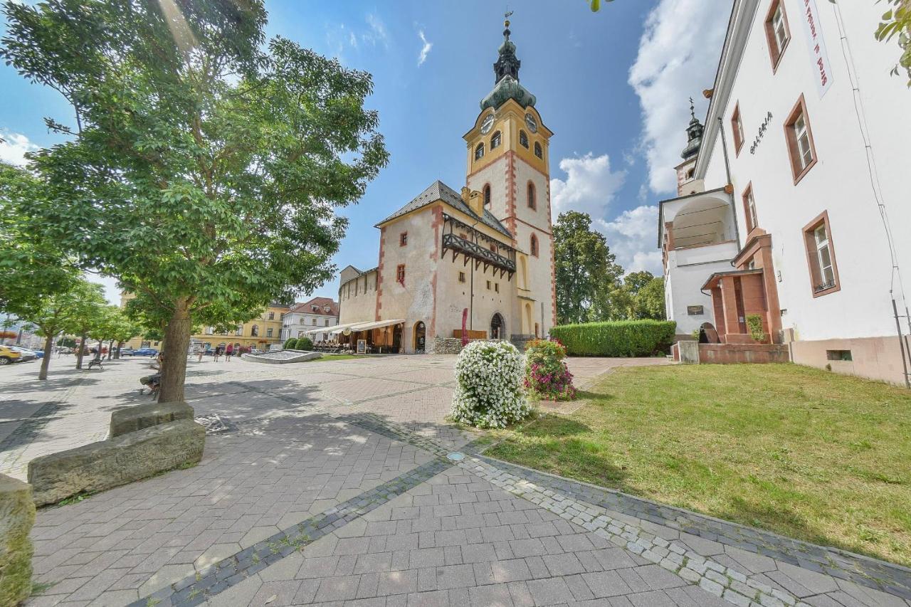 Chalupku - Luxurious Apartment 70M2 In Direct Centrum With Parking Included, Air-Conditioned, Balcony, Quiet Sleep, Best In Town Banská Bystrica Extérieur photo