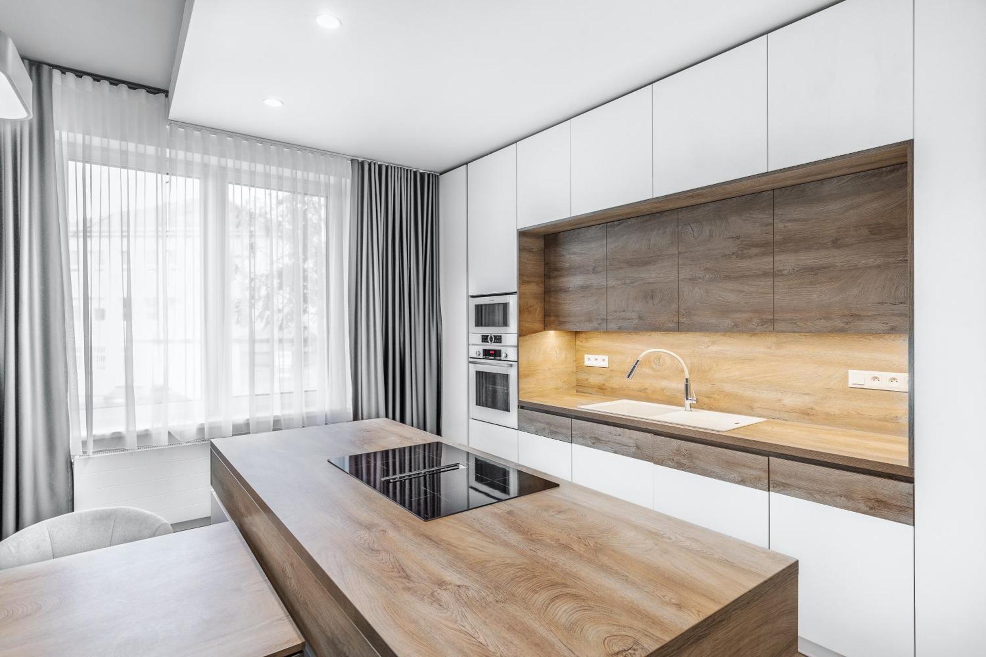 Chalupku - Luxurious Apartment 70M2 In Direct Centrum With Parking Included, Air-Conditioned, Balcony, Quiet Sleep, Best In Town Banská Bystrica Extérieur photo